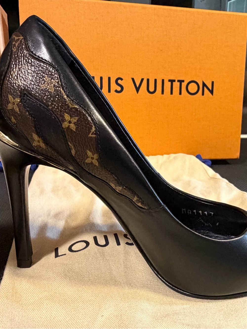 Louis Vuitton Black/Brown Monogram Pointed Toe Stiletto Heels - Picture 6 of 16